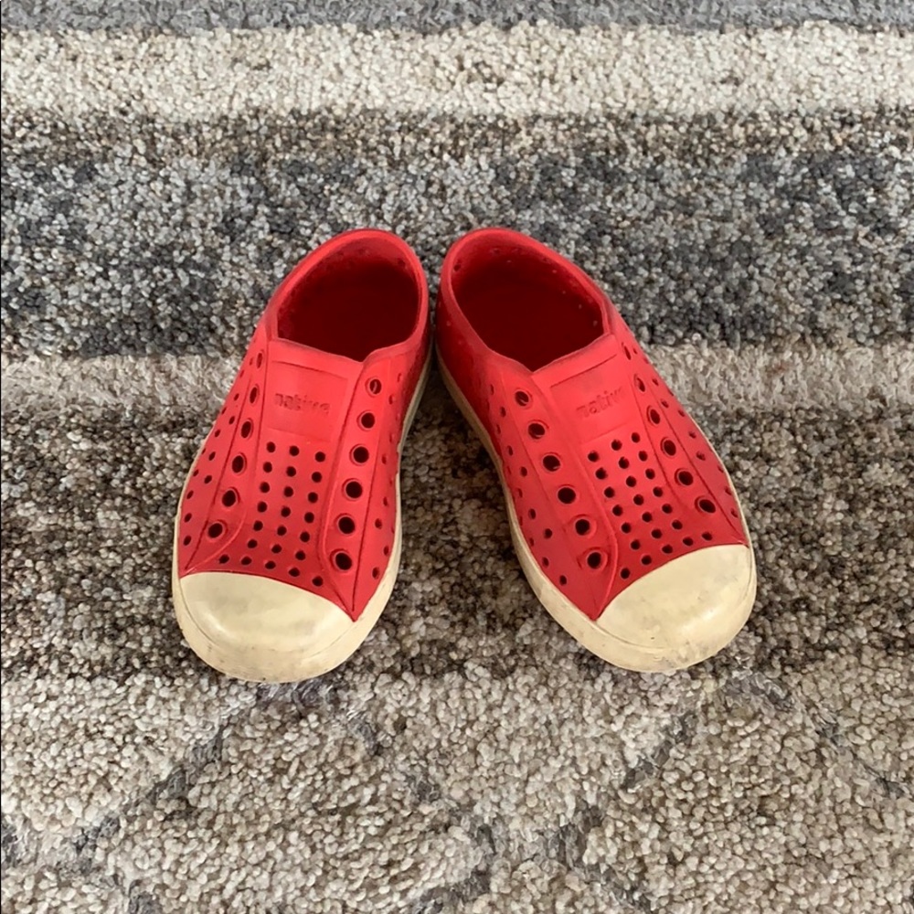 Red children native shoes